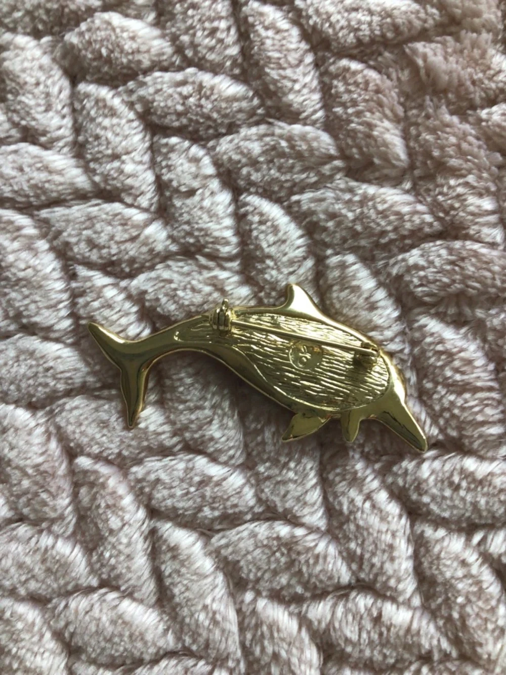 Dolphin pin